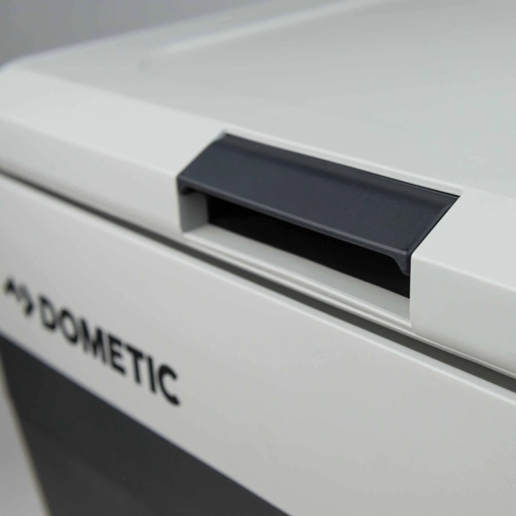 Dometic CFF 35 Electric Cooler - Image 5