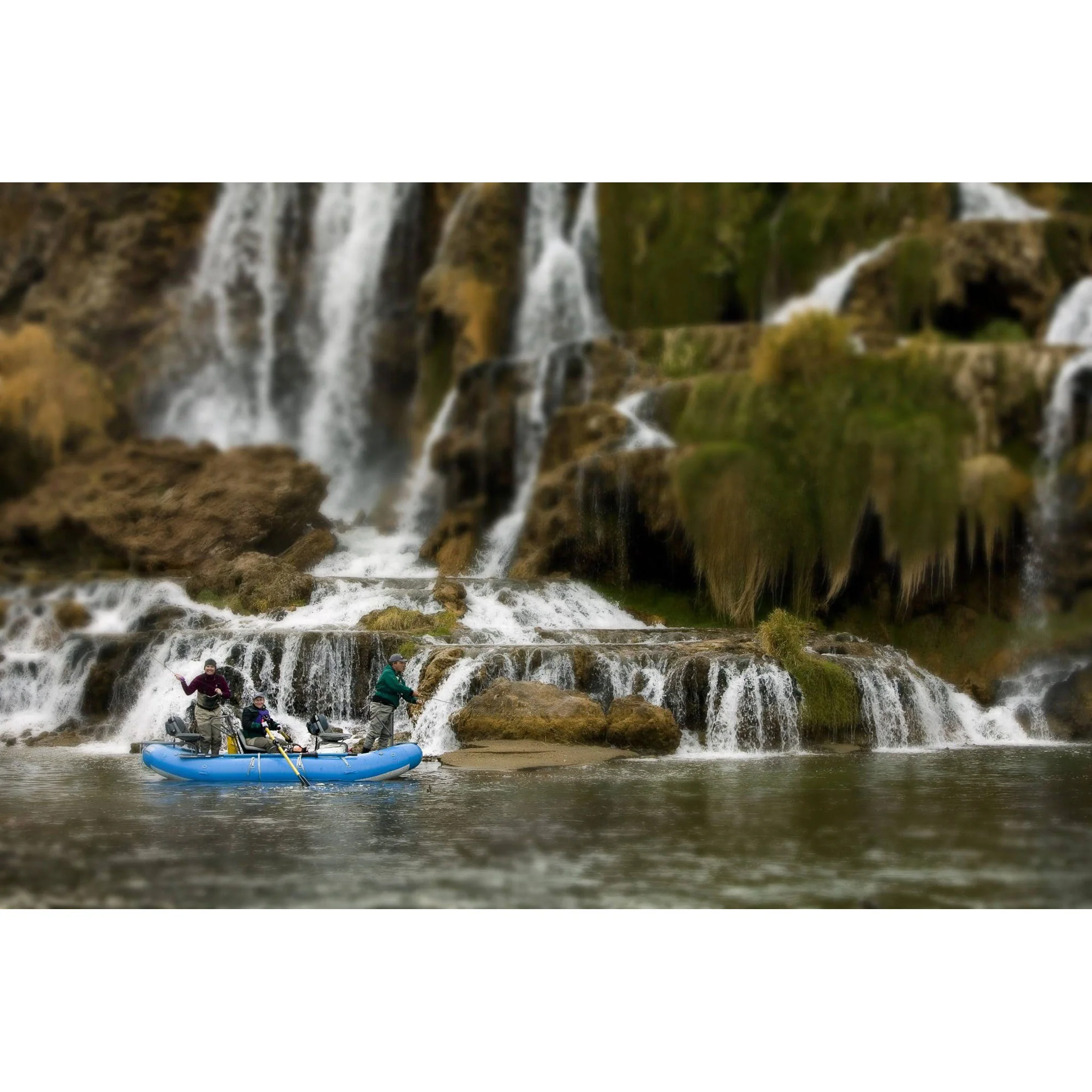 Outcast PAC 1400 Self-Bailing Raft - Image 5