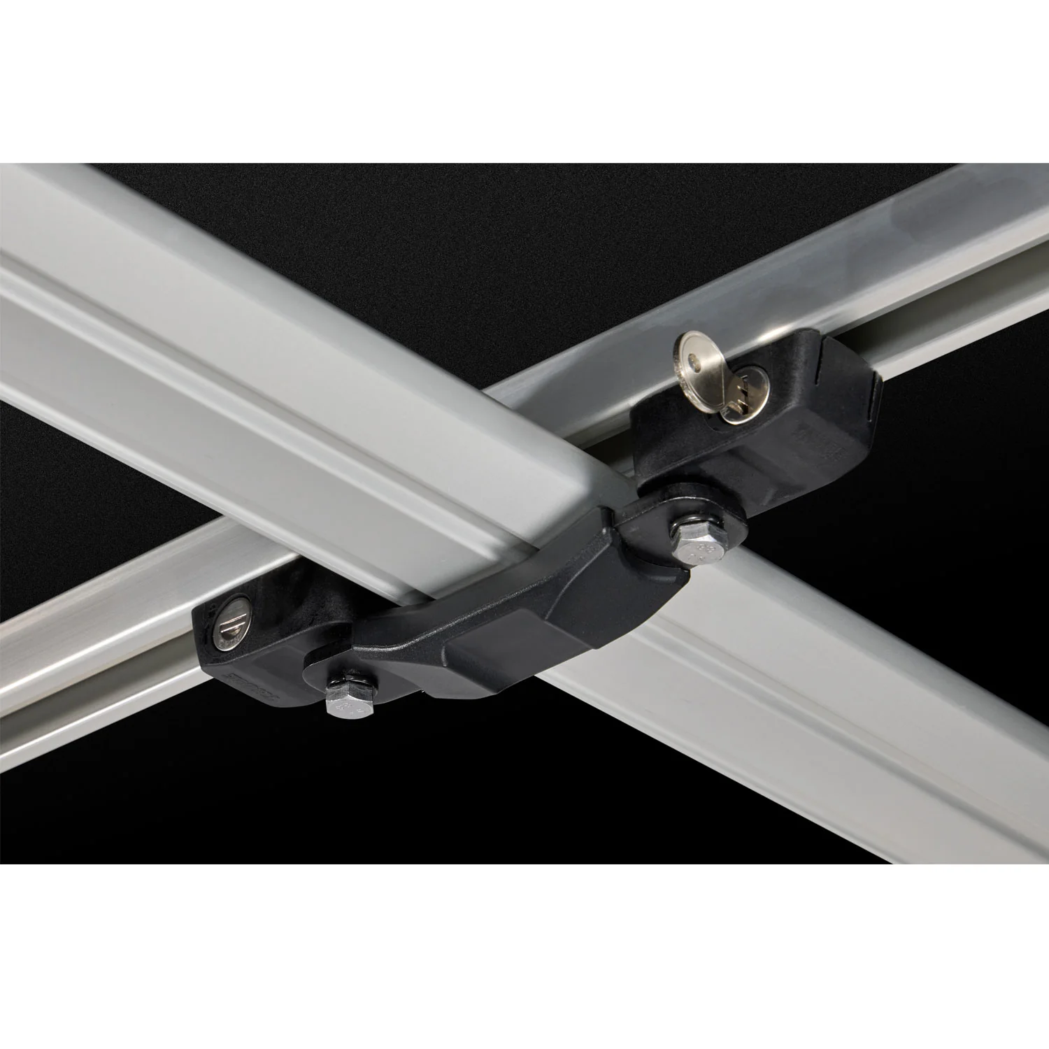 Thule Approach Roof Top Tent (Closeout) - Image 26