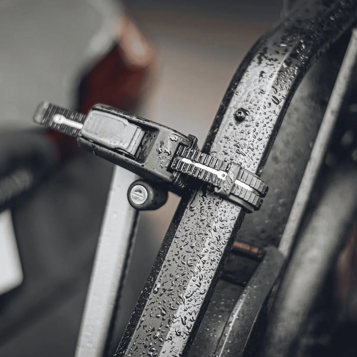Thule Epos 3 Bike Hitch Rack - Image 5