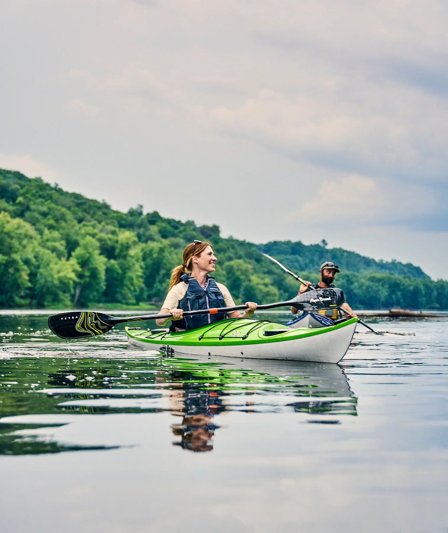 Aqua Bound Ultralight Tetra 2-Piece Posi-Lok Straight Shaft Kayak Paddle - Image 5